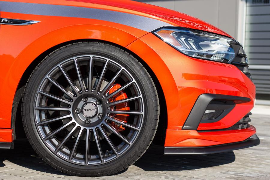 Колеса Volkswagen Jetta R-Line Special Springs by H&R 2018 года  (фото 6 из 7)